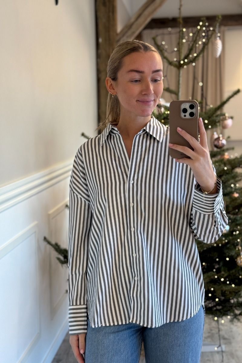 JDY - Skjorte - Jdy Vesper L/S Loose Stripe Shirt - Cloud Dancer