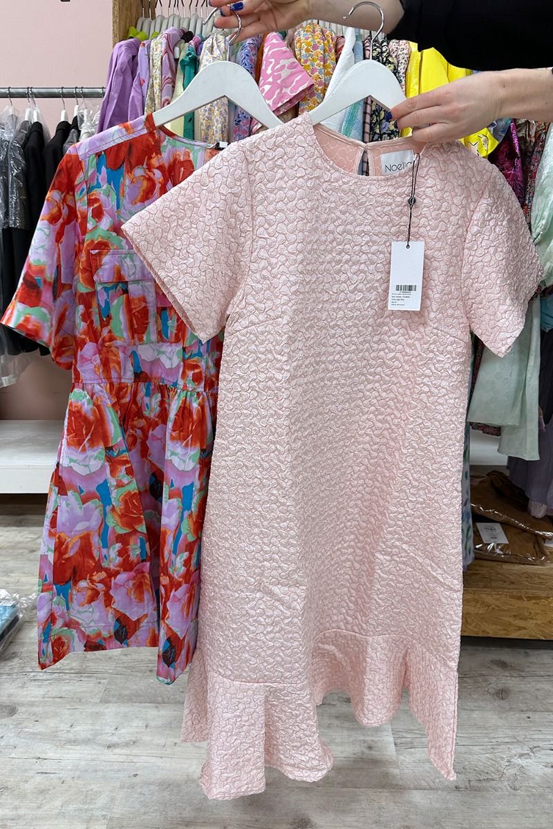 LYKKEPAKKE - 1 x Noella kjole + mbyM kjole ( K19 )