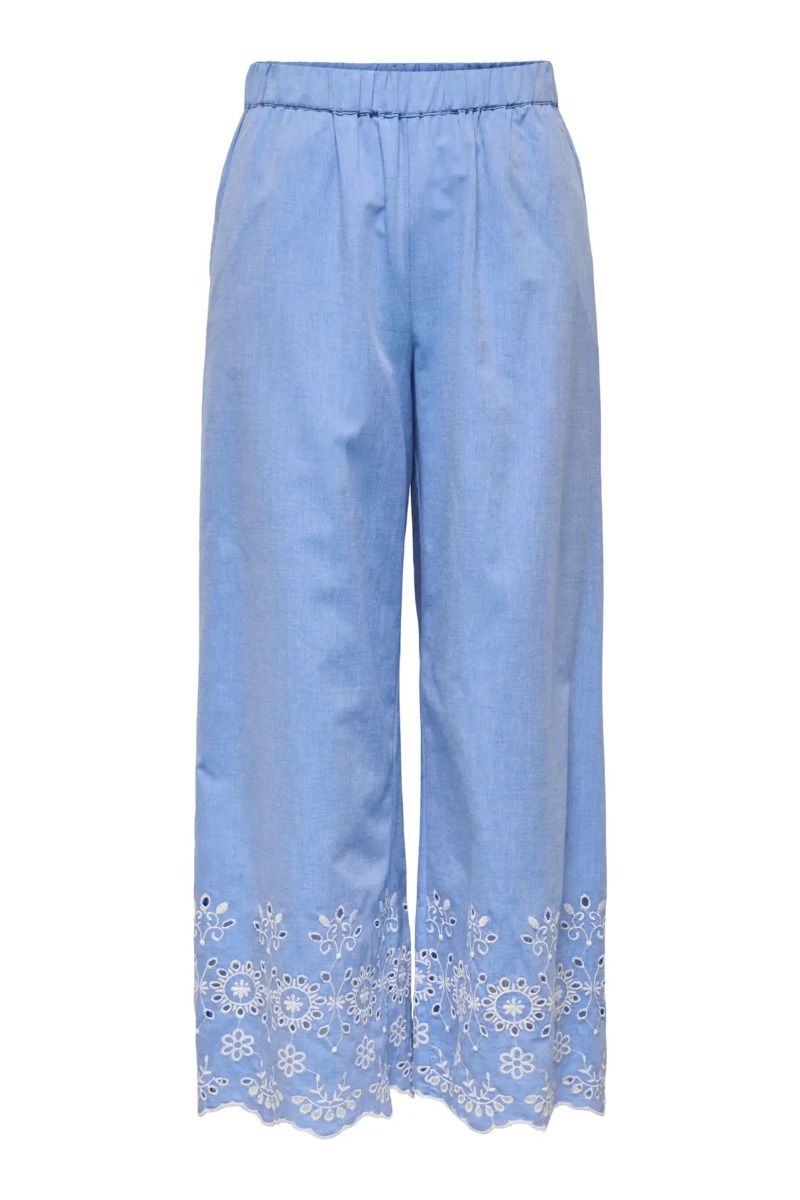JDY - Bukser - Marina HW Emb. Ankle Pant - Blue Bonnet Bright White Embroidery