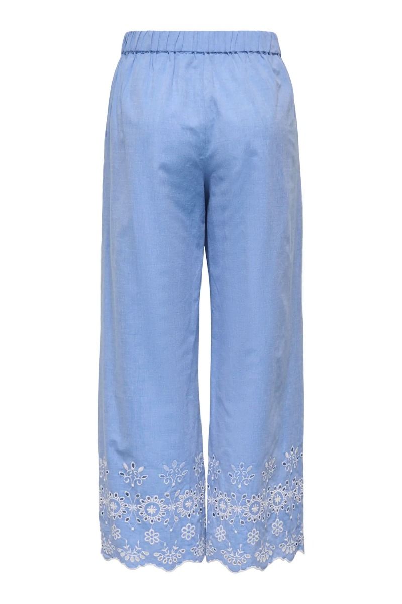 JDY - Bukser - Marina HW Emb. Ankle Pant - Blue Bonnet Bright White Embroidery