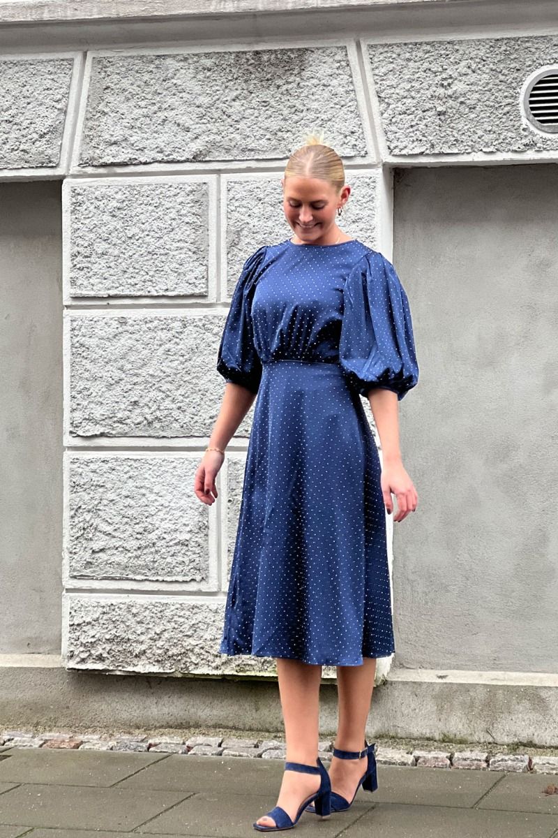 Loved by Lykke - Kjole - Nova SS Dress - Navy Glitter