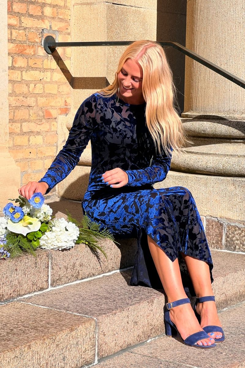 Loved by Lykke - Kjole - Karina Dress - Blue Flower