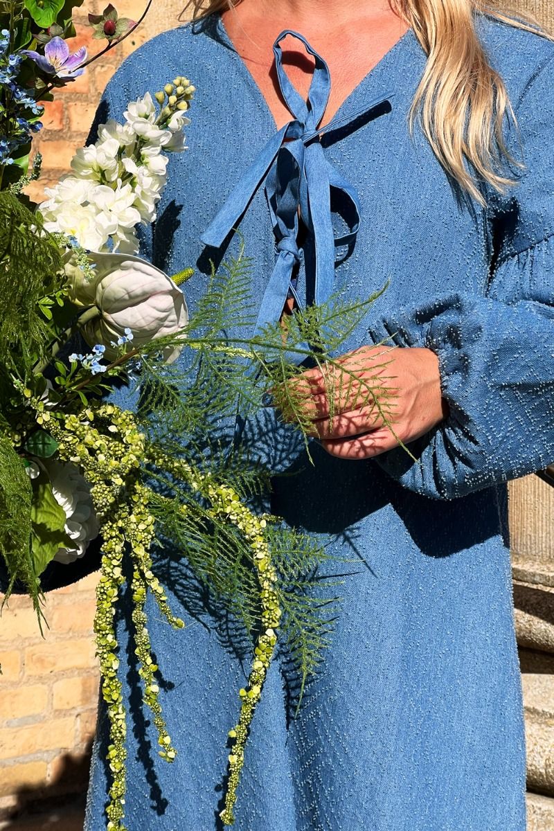 Loved by Lykke - Kjole - Luna Dress - Mid Vintage Blue