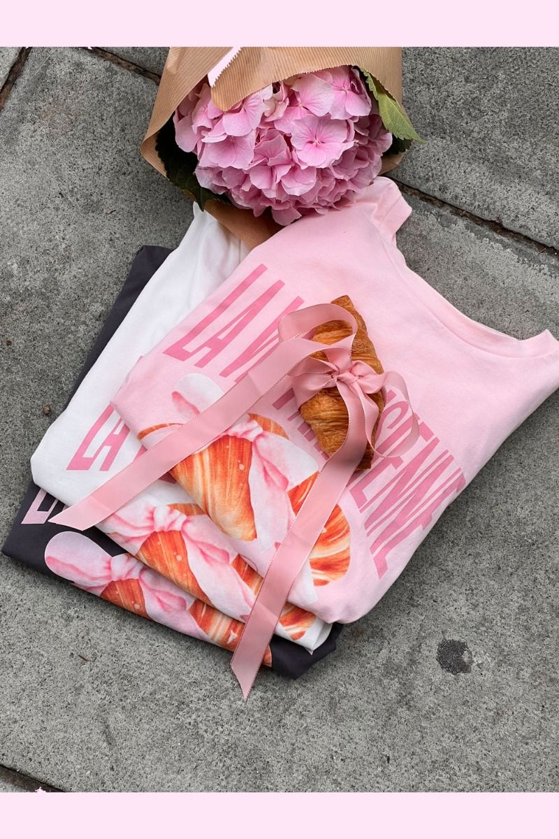 Loved by Lykke - T-shirt - Emilie Tee - Washed Black