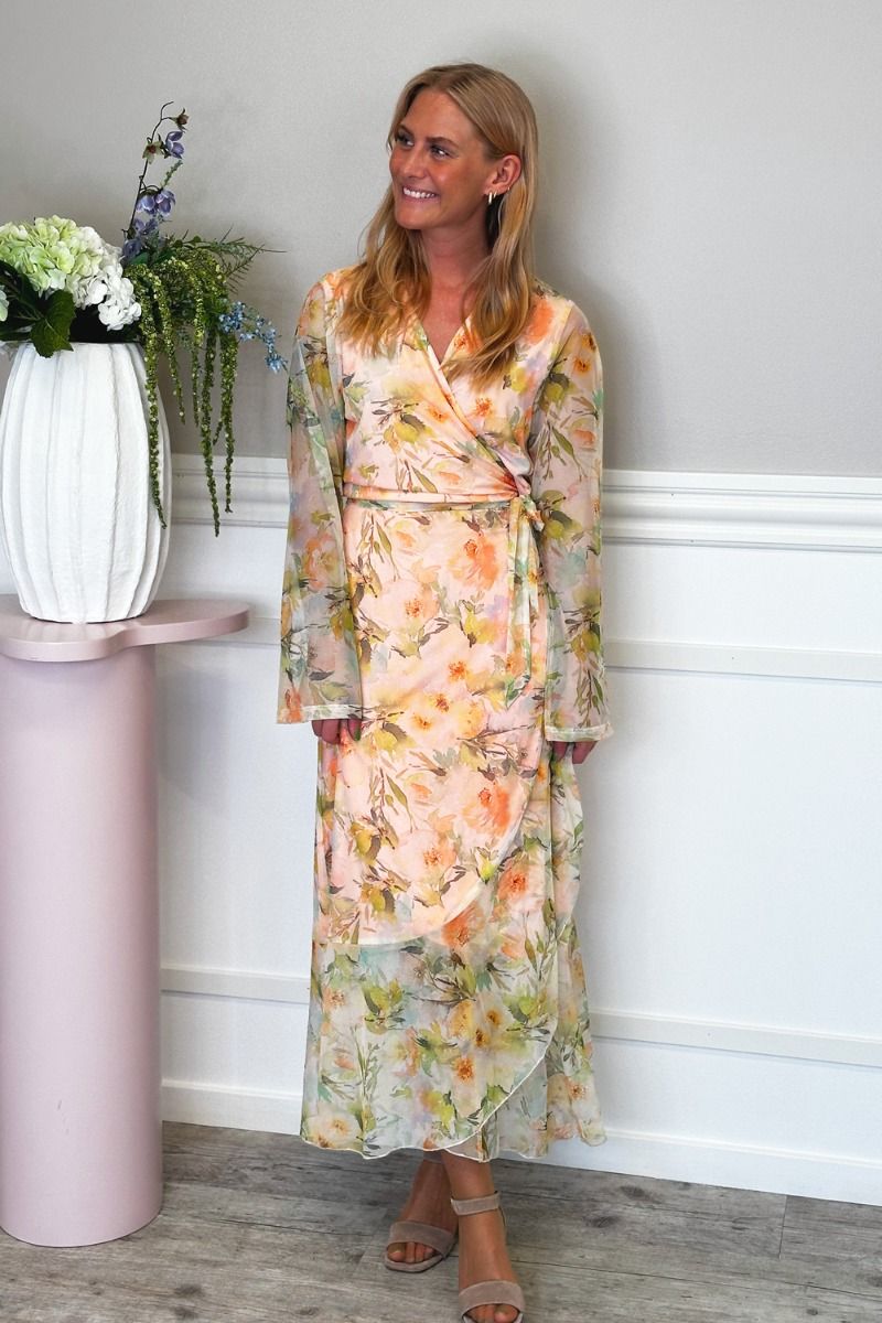 Loved by Lykke - Kjole - Lovely Long Dress - Coral Flower