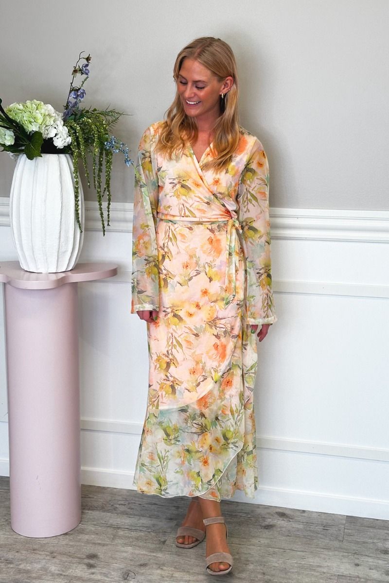 Loved by Lykke - Kjole - Lovely Long Dress - Coral Flower