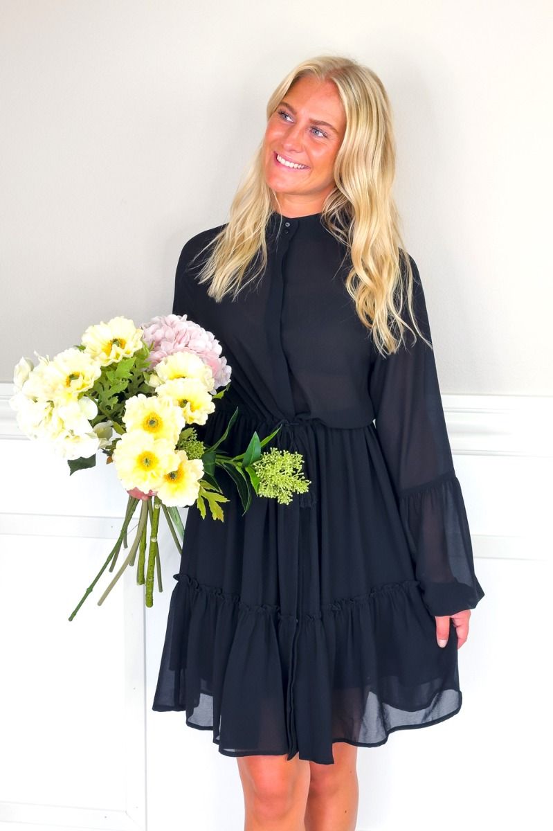 Loved by Lykke - Kjole - Swan Dress - Black