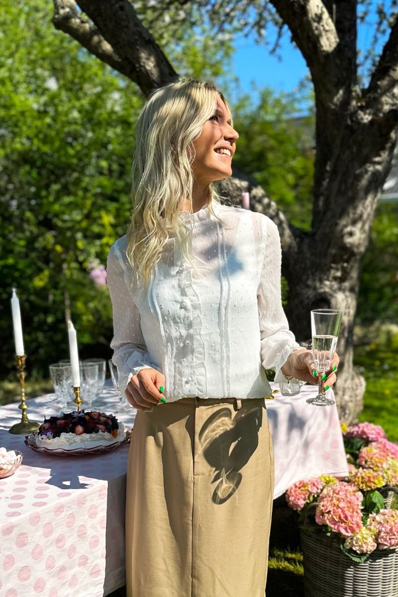 Loved by Lykke - Bluse - Rosa LS Shirt - White