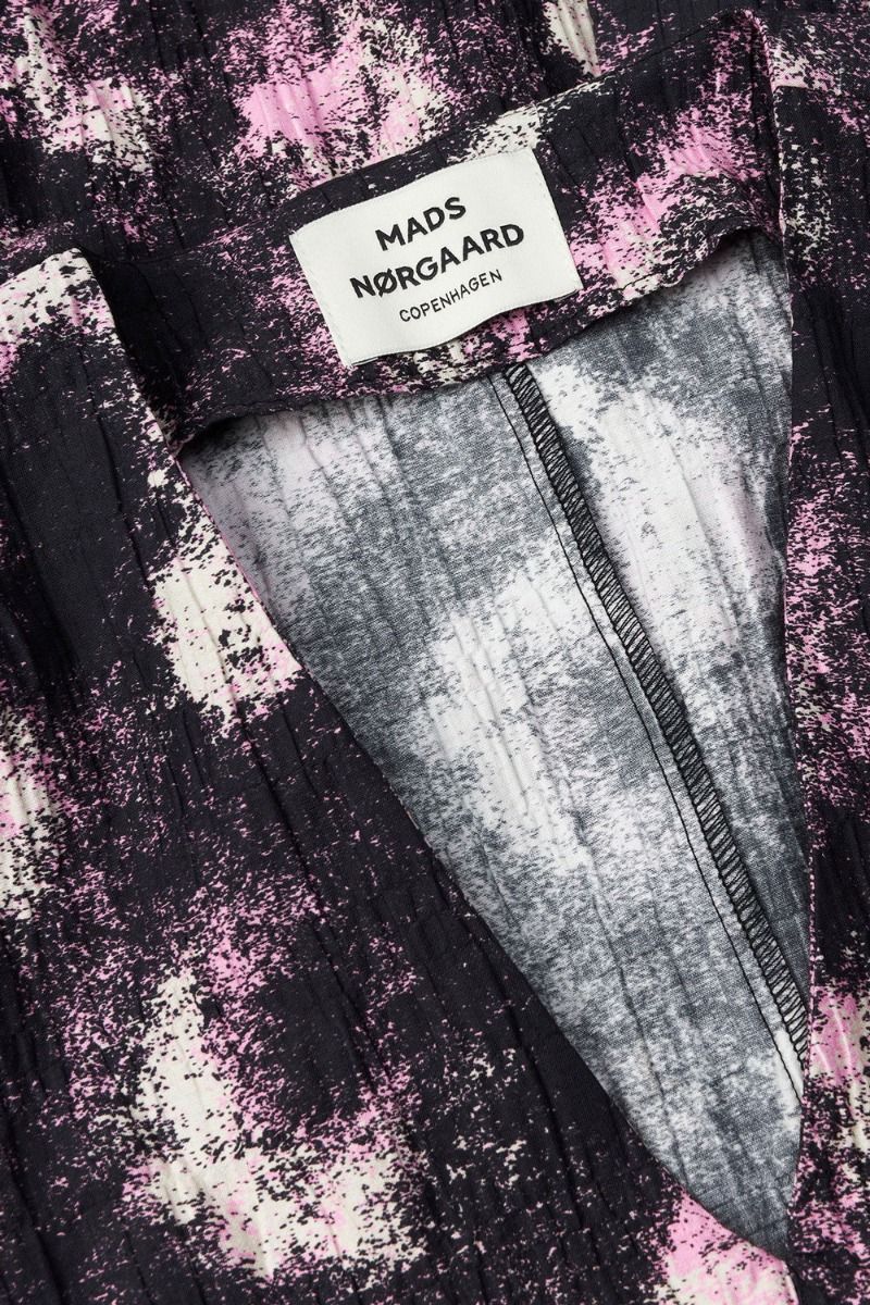 Mads Nørgaard - Kjole - Chakra Joy Dress - Spray Aop/Begonia Pink