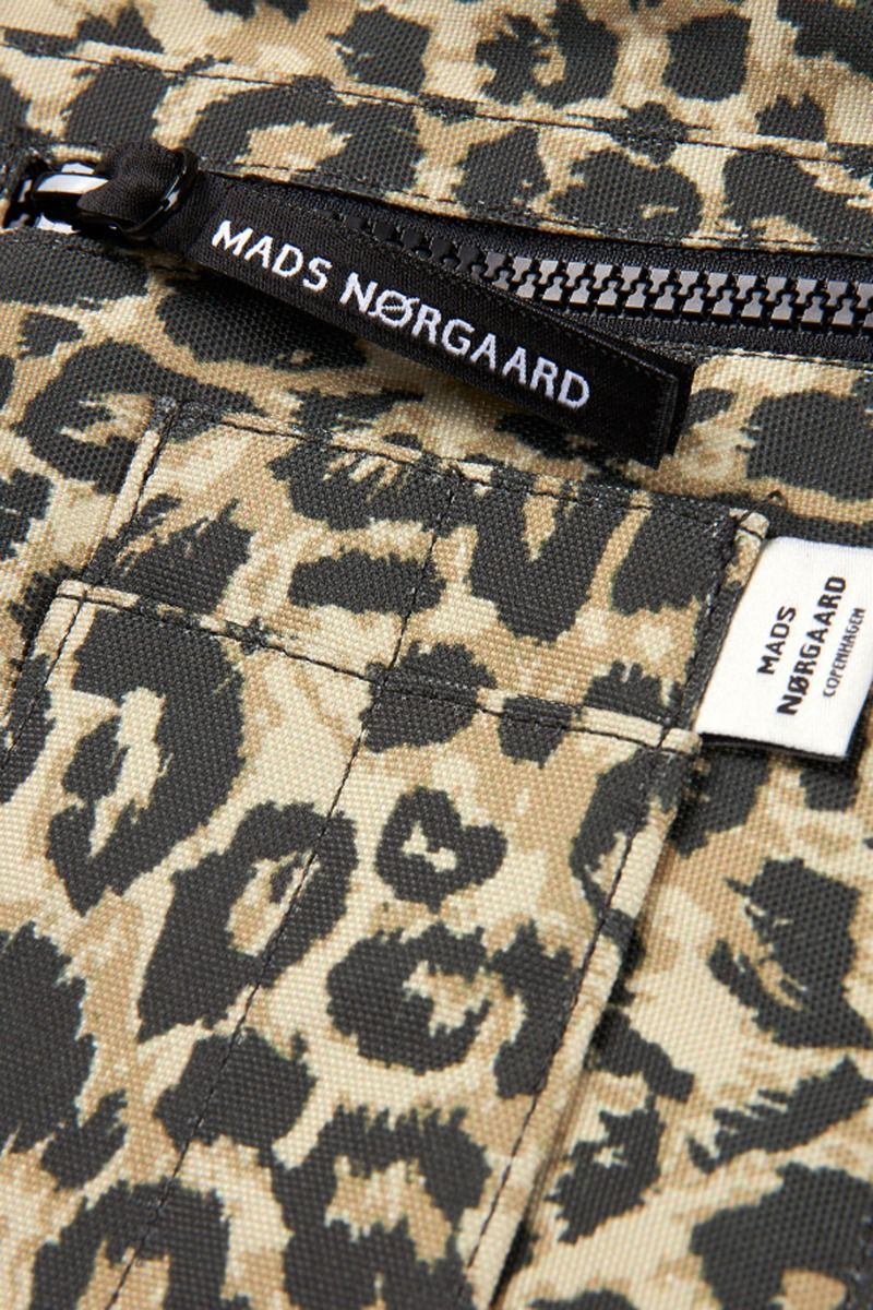 Mads Nørgaard - Taske - Bel One Art Cappa Bag - Leo AOP/Black