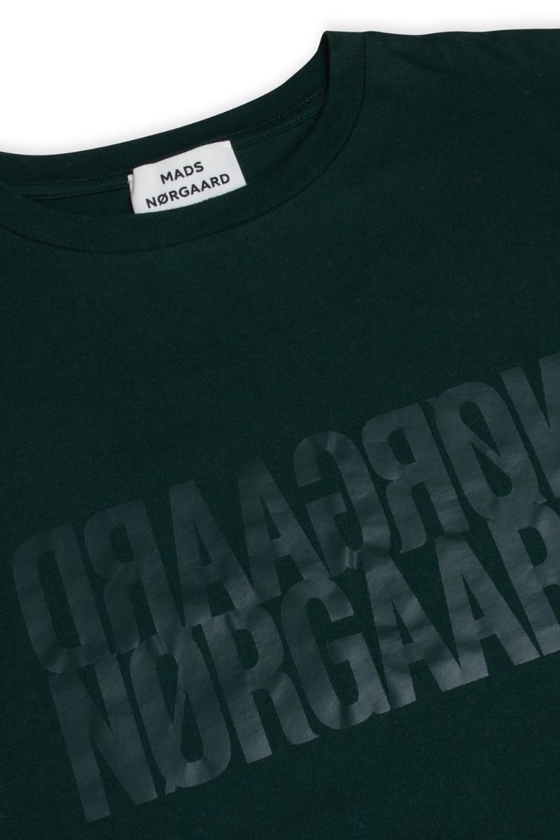 Mads Nørgaard - T-shirt - Single Organic Trenda - Scarab