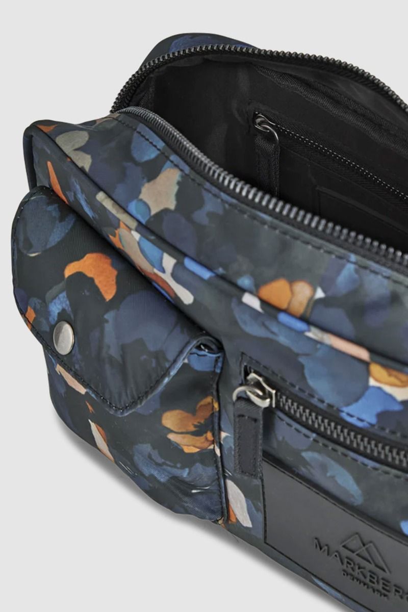 Markberg - Taske - DarlaMBG Cross. Bag, Recycled - Blurred Flower w/Black