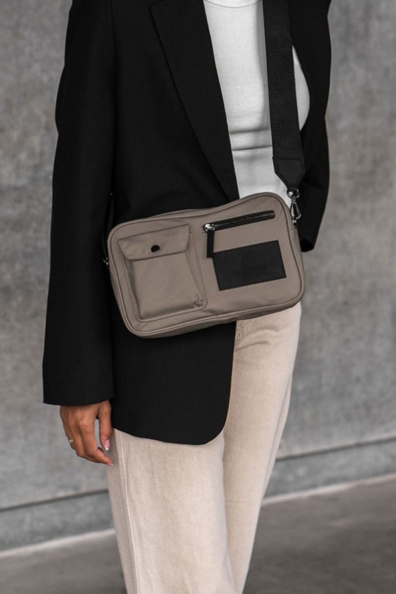 ❤︎ Markberg - Taske - DarlaMBG Cross. Bag, Recycled - Grey Taupe w/Black