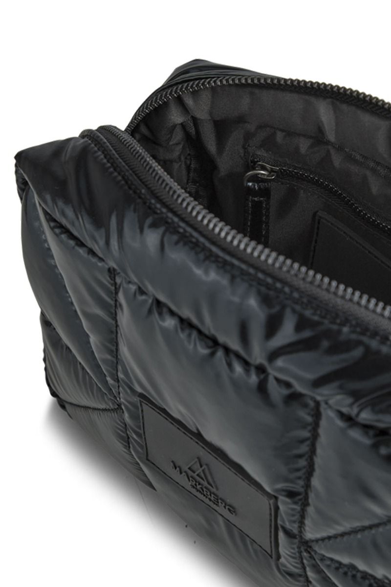 Markberg - Taske - Vela Crossbody Bag Shiny Puf - Shiny Black w/Black