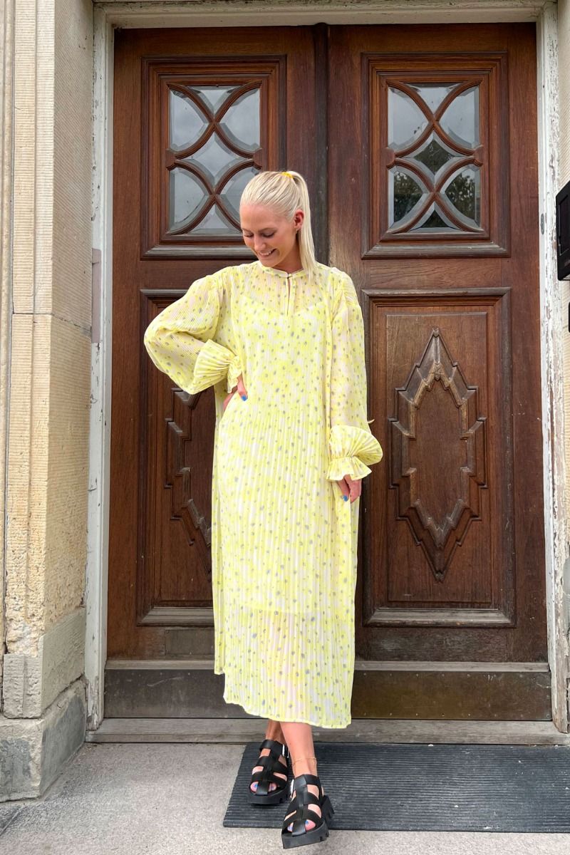 Modström - Kjole - CruzMD Print Dress - Aqua Yellow Flower