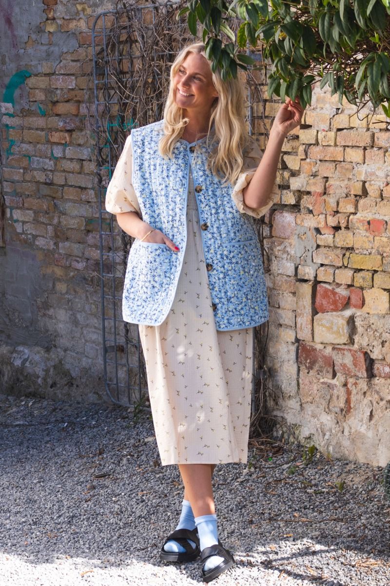 Modström - Vest - Tonni Print Vest - Blue Tulip