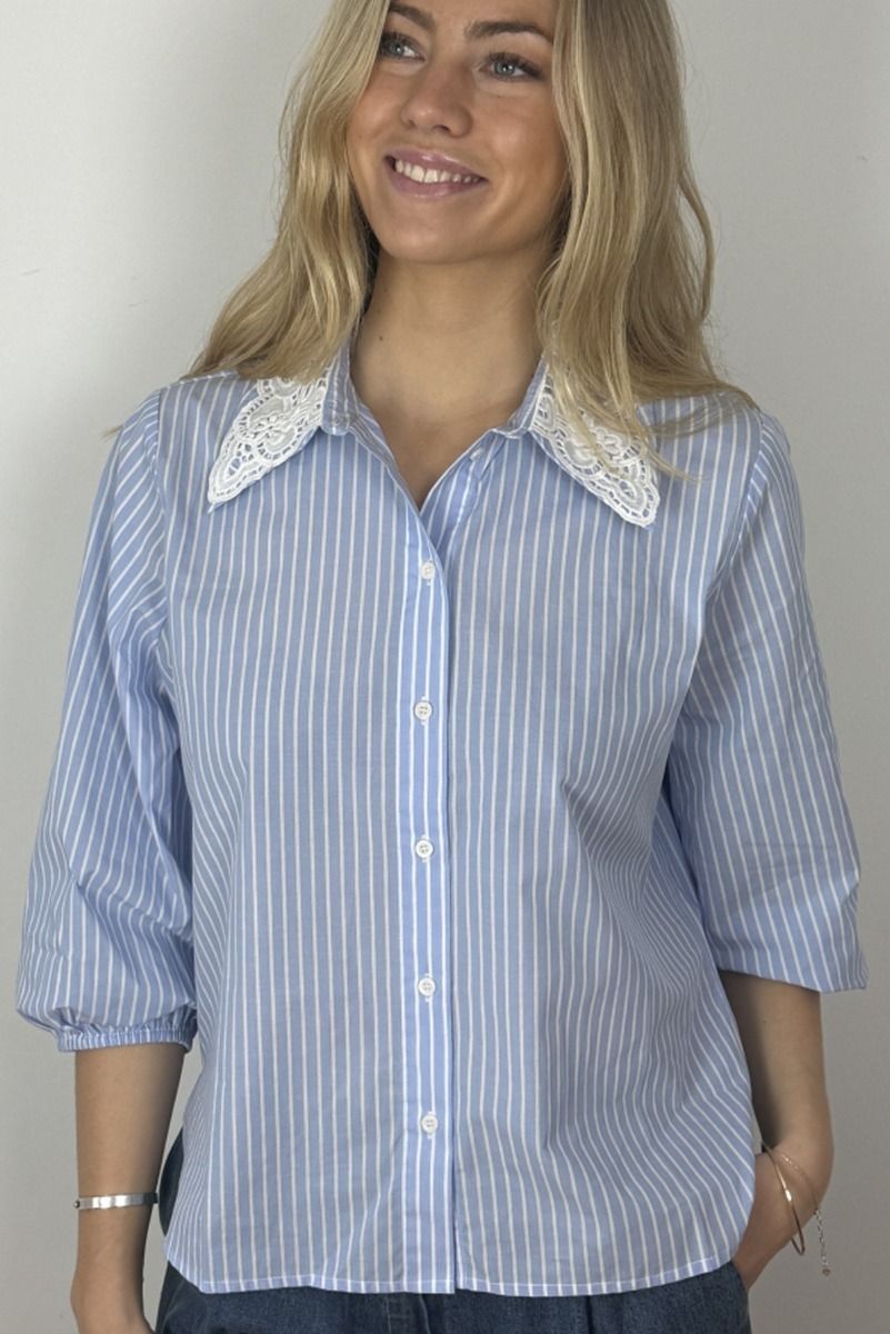 Continue - Skjorte - Nelly Stripe EMB - Blue Stripe