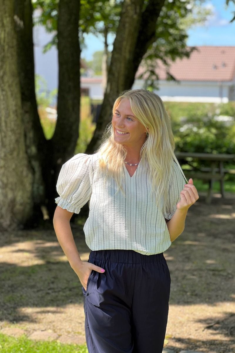 Neo Noir - Bluse - Odesa Stripe Blouse - Off White