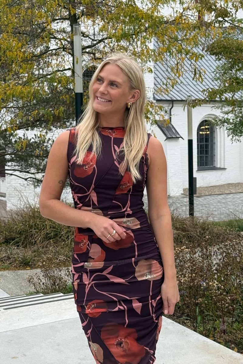 Noella - Kjole - Sutton Dress Caris - Red Print