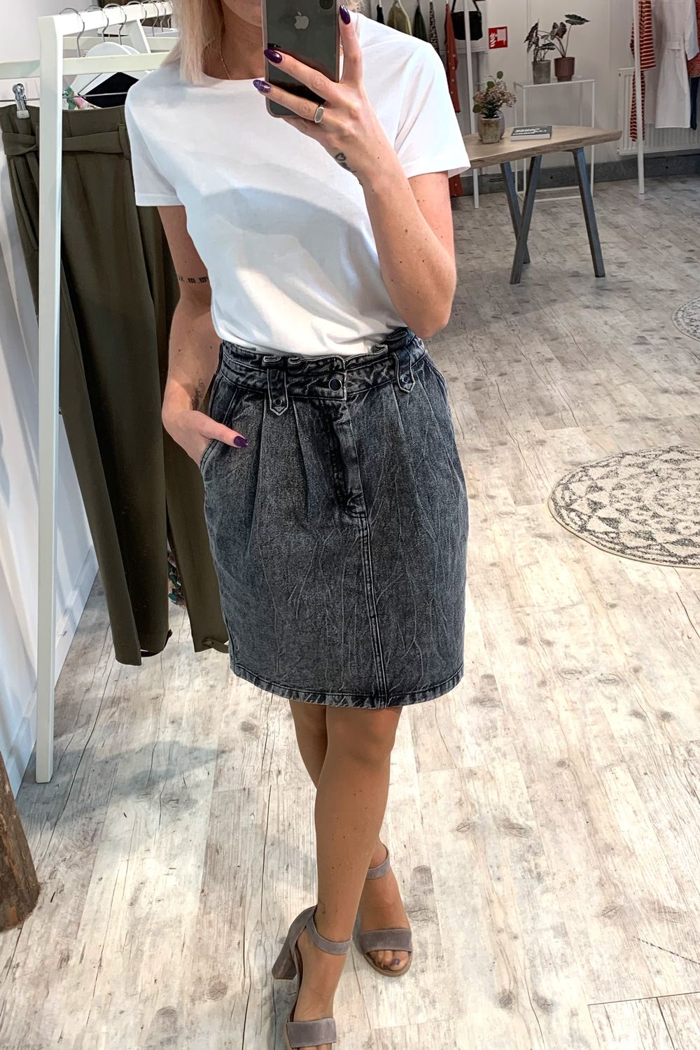 Gestuz - Nederdel - Aviline skirt - Medium Grey
