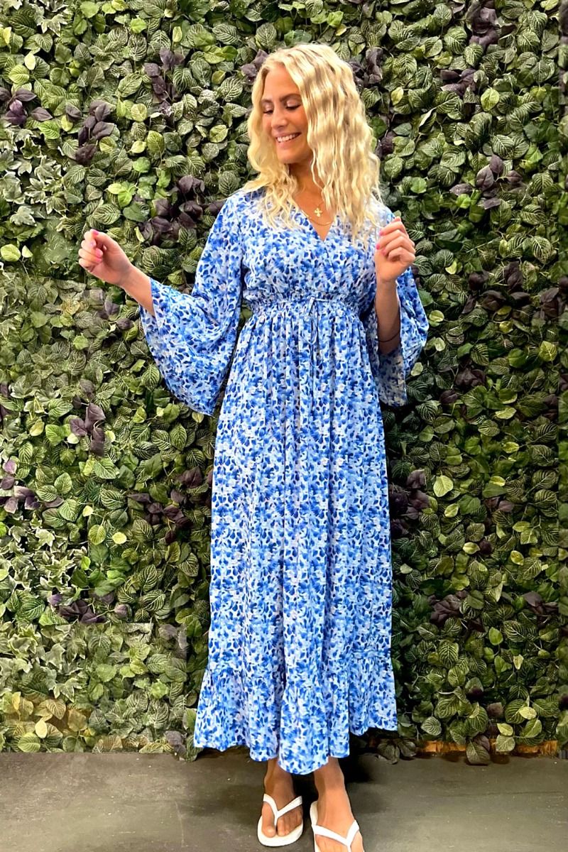 Continue - Kjole - Thilde Flowers - Blue Soft Flowers