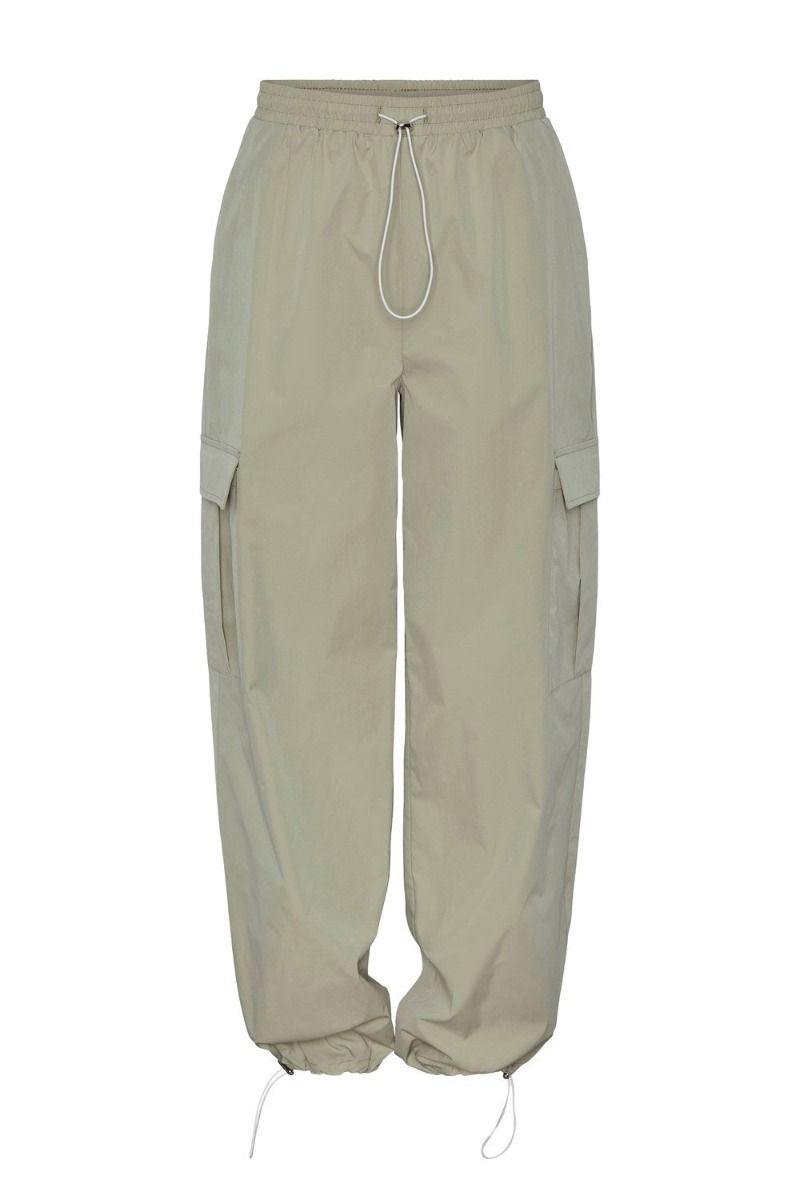 Pieces - Bukser - PC Dre HW Cargo Pants - Desert Sage