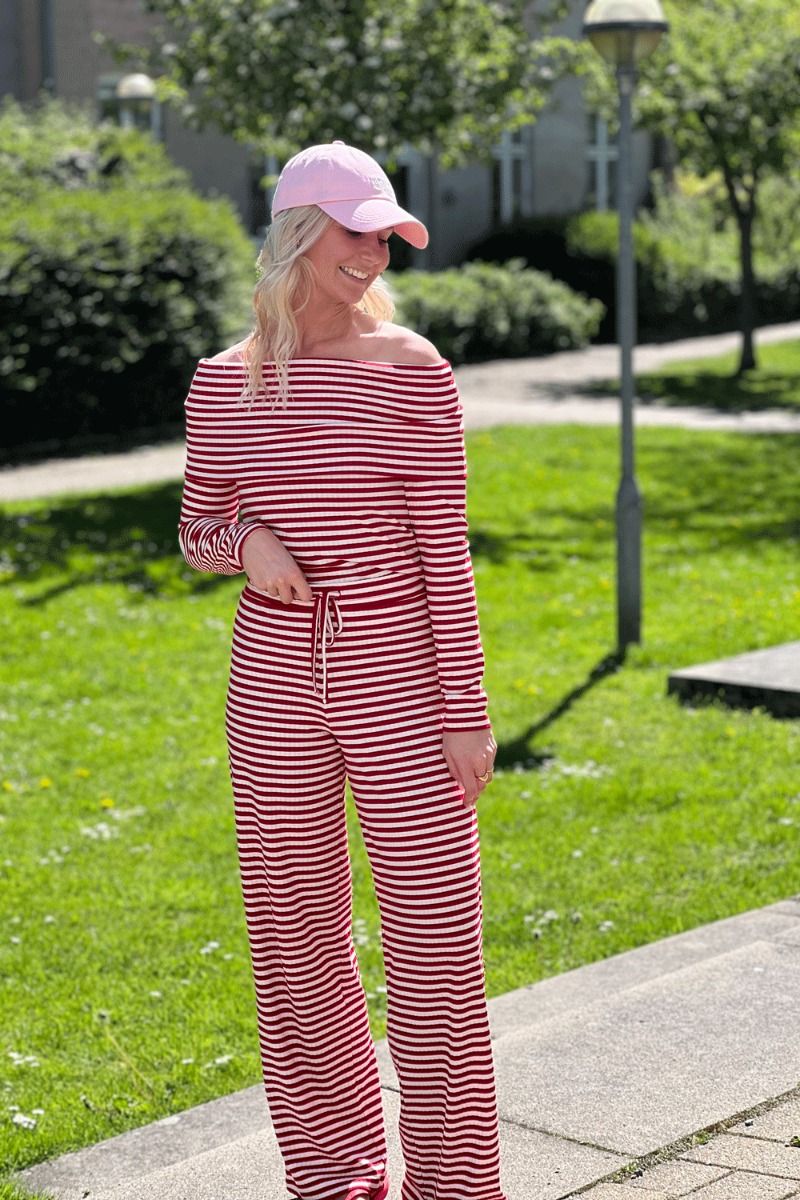 Pieces - Bukser - PC Laya Mw Wide Pants - Bright White/High Risk Red