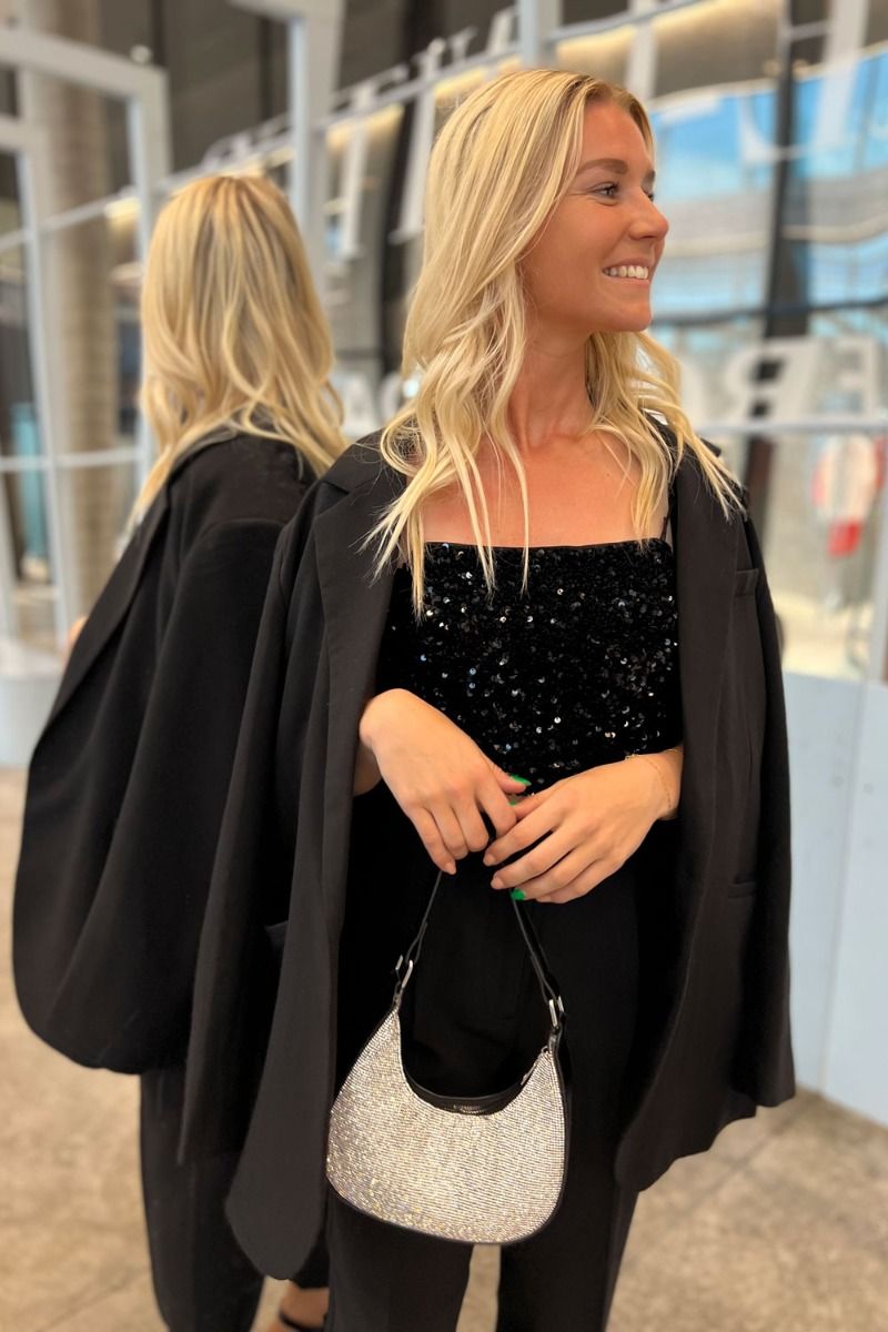 Pieces - Top - PC Siggy Cropped Strap Top - Black