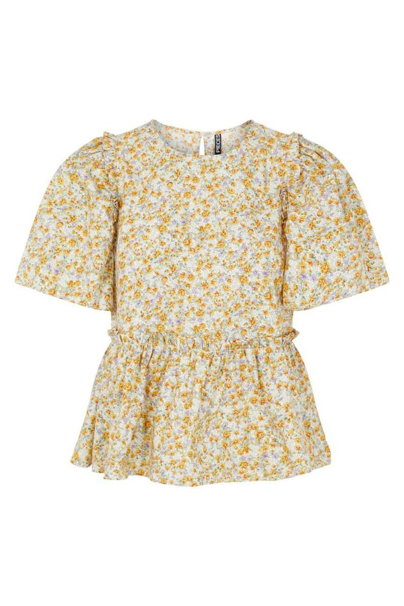 Pieces - Bluse - PC Mathilda SS Top - Cloud Dancer/Yellow