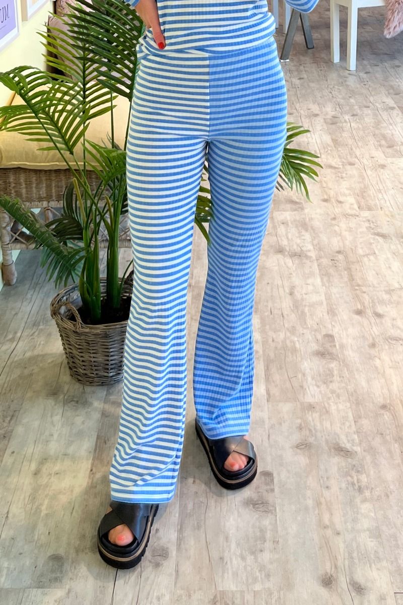 Pieces - Bukser - PC Aya HW Flared Pants - Granada Sky Blocking