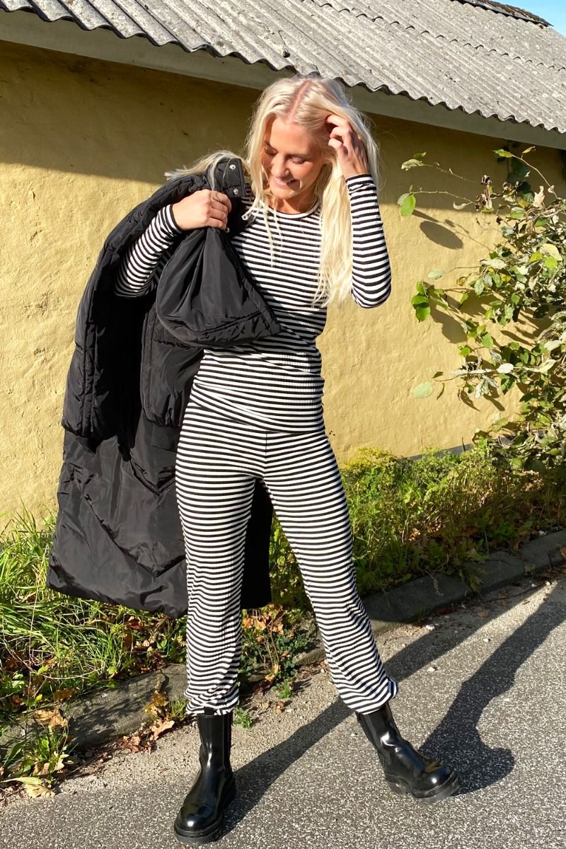 Pieces - Bukser - PC Laya HW Flared Pants - Black