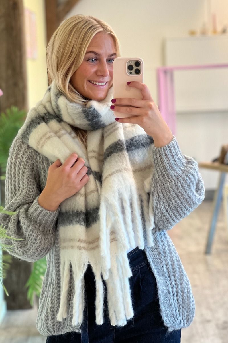 Pieces - Halstørklæde - Pc Nediva Long Scarf Bc - Cloud Dancer