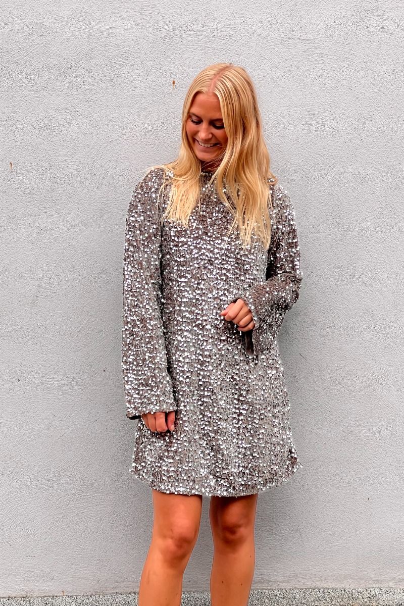 Pieces - Kjole - Pckam Ls Deep Back Bow Dress Bc - Morel