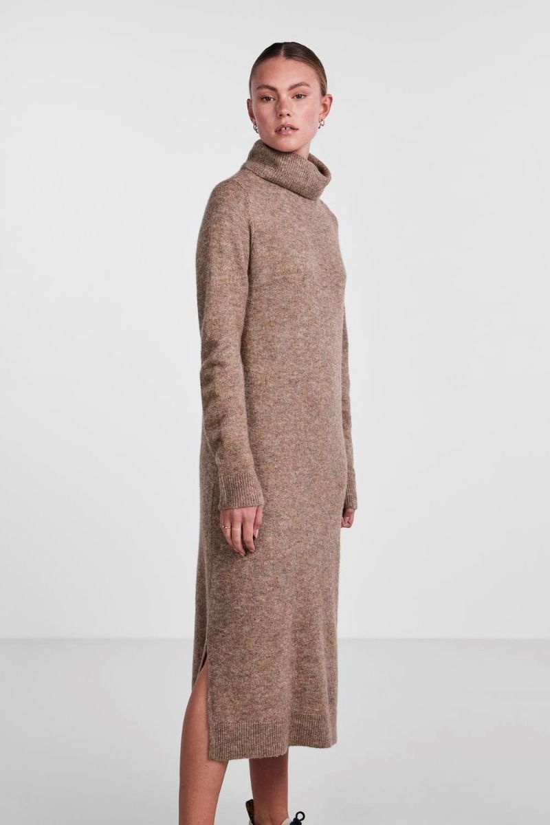 Pieces - Kjole - PC Juliana LS Rollneck Knit Dress - Fossil