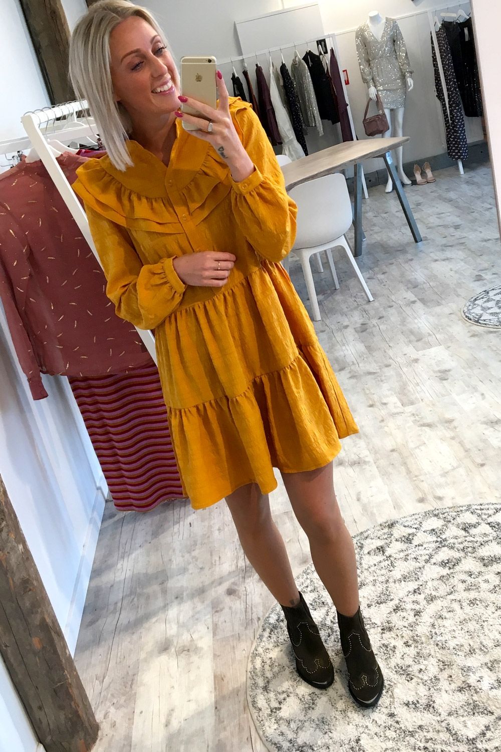 Pieces - Kjole - Julietta LS Dress - Inca Gold