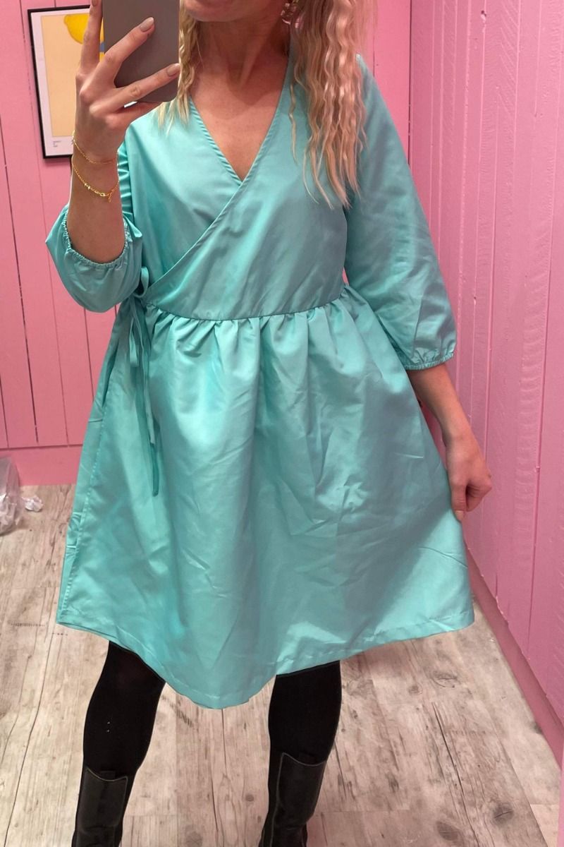 Pieces - Kjole - PC Jylla 3/4 Wrap Dress - Cockatoo