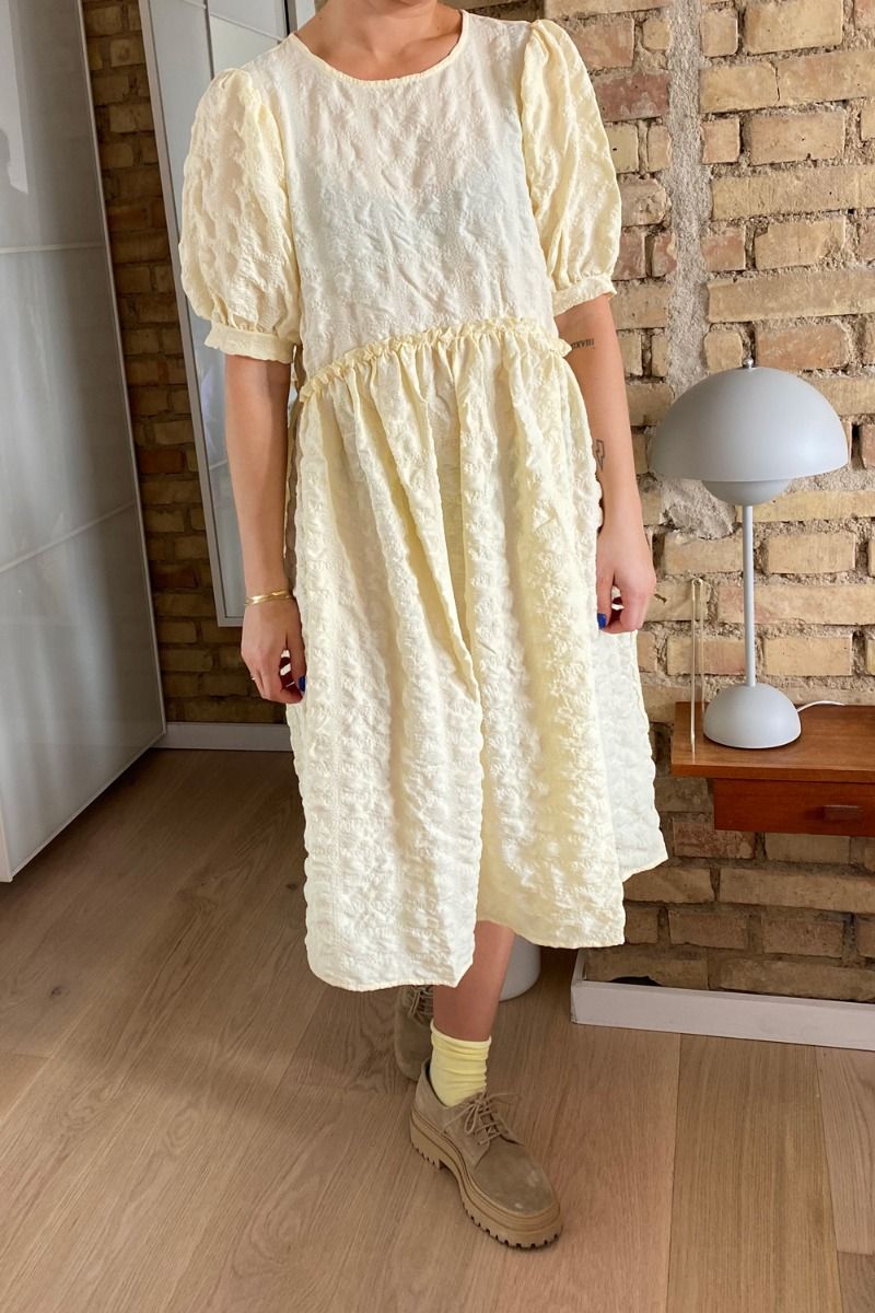 Pieces - Kjole - Ludmilla SS Dress - Almond Oil