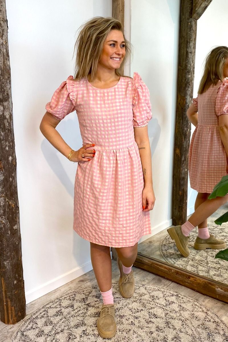 Pieces - Kjole - Vilja SS Dress - Candy Pink