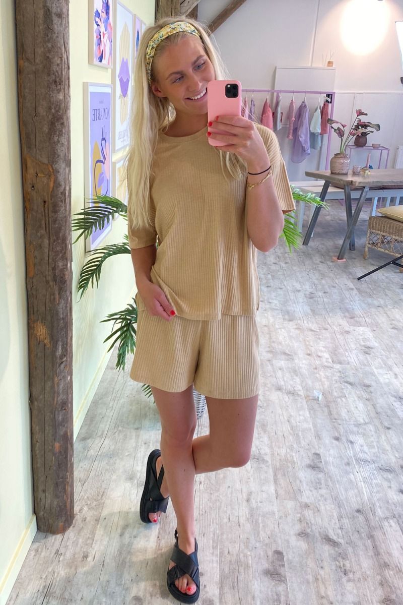 Pieces - Shorts - Ribbi HW Shorts - Cuban Sand