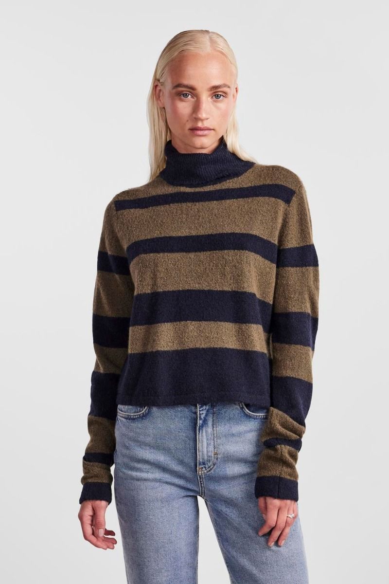 Pieces - Strik - PC Sesilje LS Roll Neck Short - Sky Captain