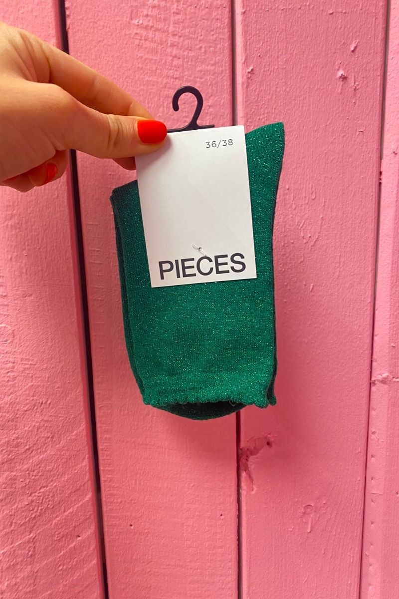 Pieces - Strømper PC Sebby Glitter Long 1 Pack Socks - Pepper Green