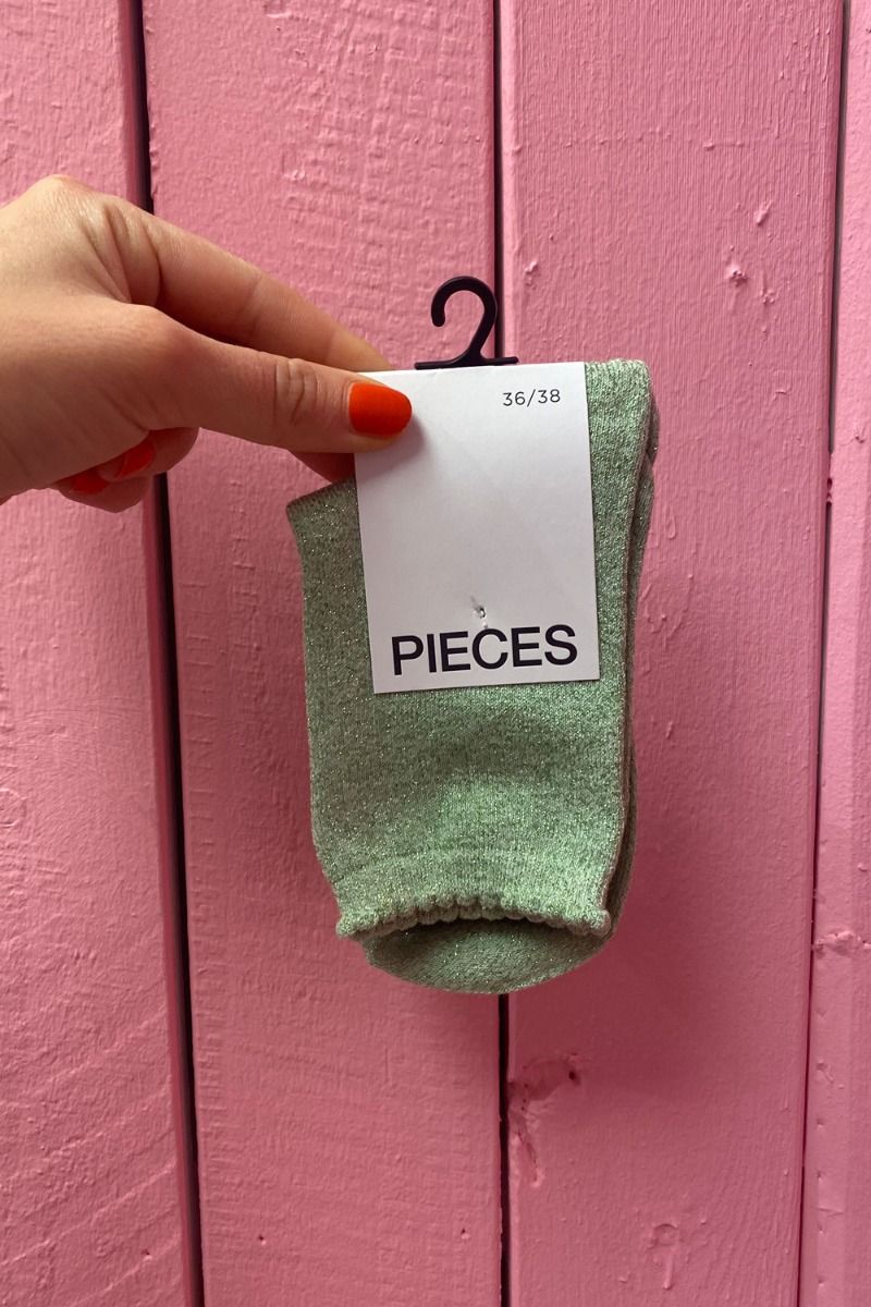 Pieces - Strømper - PC Sebby Glitter Long 1 Pack Socks - Silt Green
