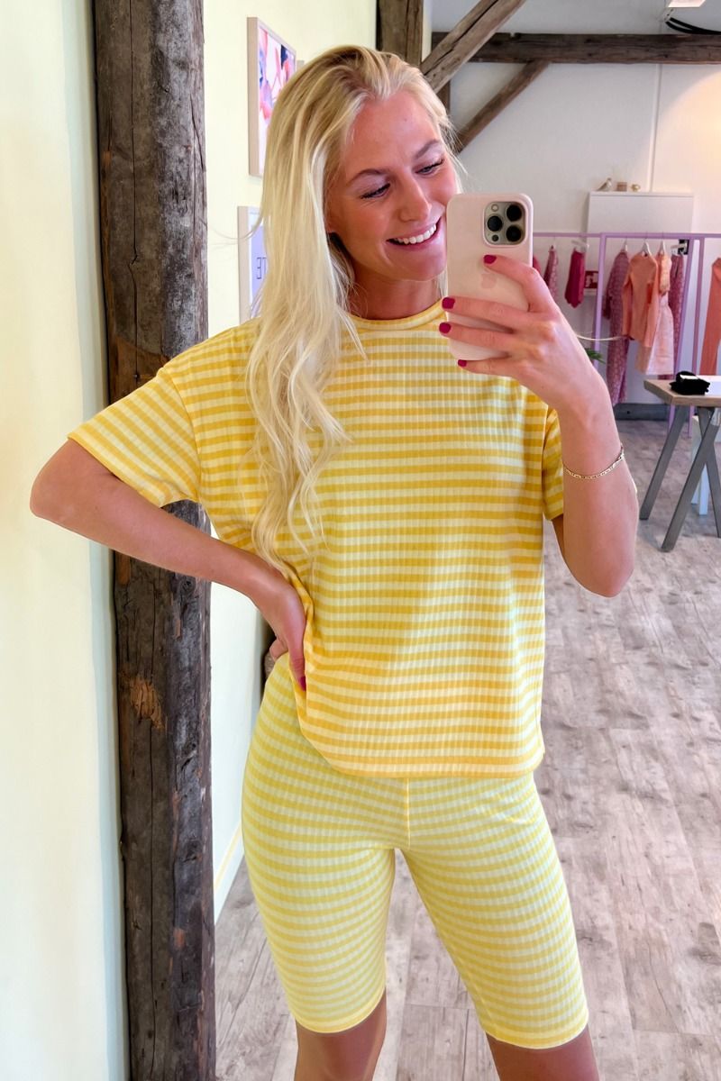 Pieces - T-shirt - PC Laya SS Oversized Tee - Pale Banana/Golden Kiwi