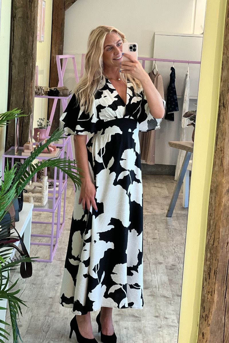 Sisters Point - Kjole - GISELA-DR4 - Black/Flower Beige