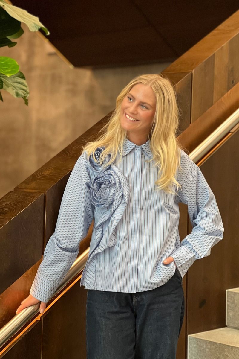 Y.A.S - Skjorte - YAS Rose Ls Shirt - D2D Vista Blue