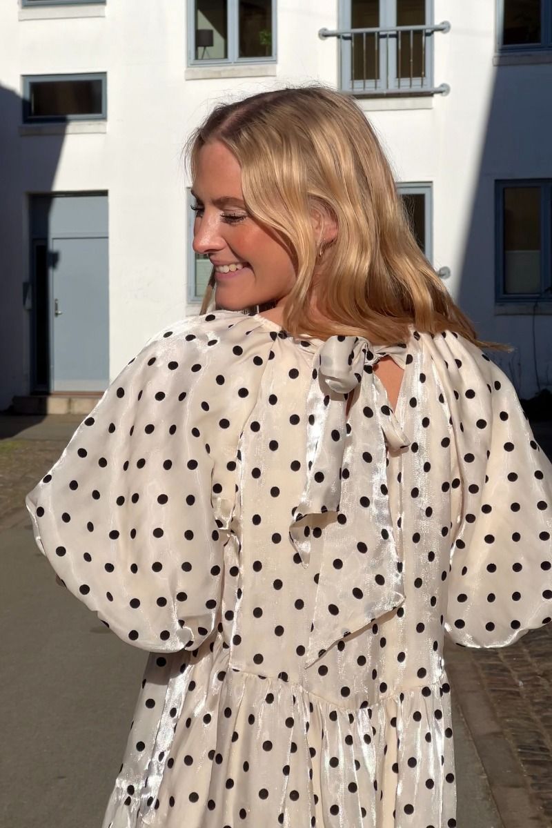 Y.A.S - Kjole - Dottish Ss Dress - Pb Sandshell