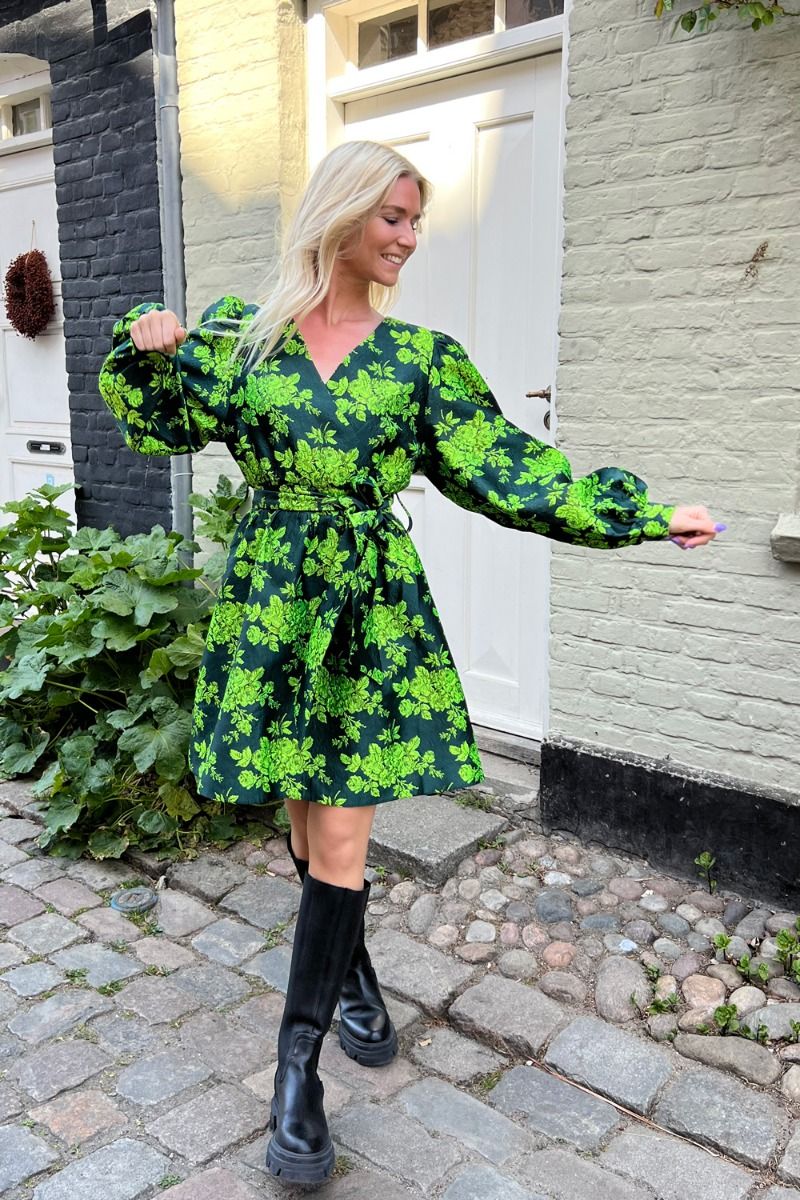 Y.A.S - Kjole - YAS Bowlow LS Wrap Dress - CA Black Below