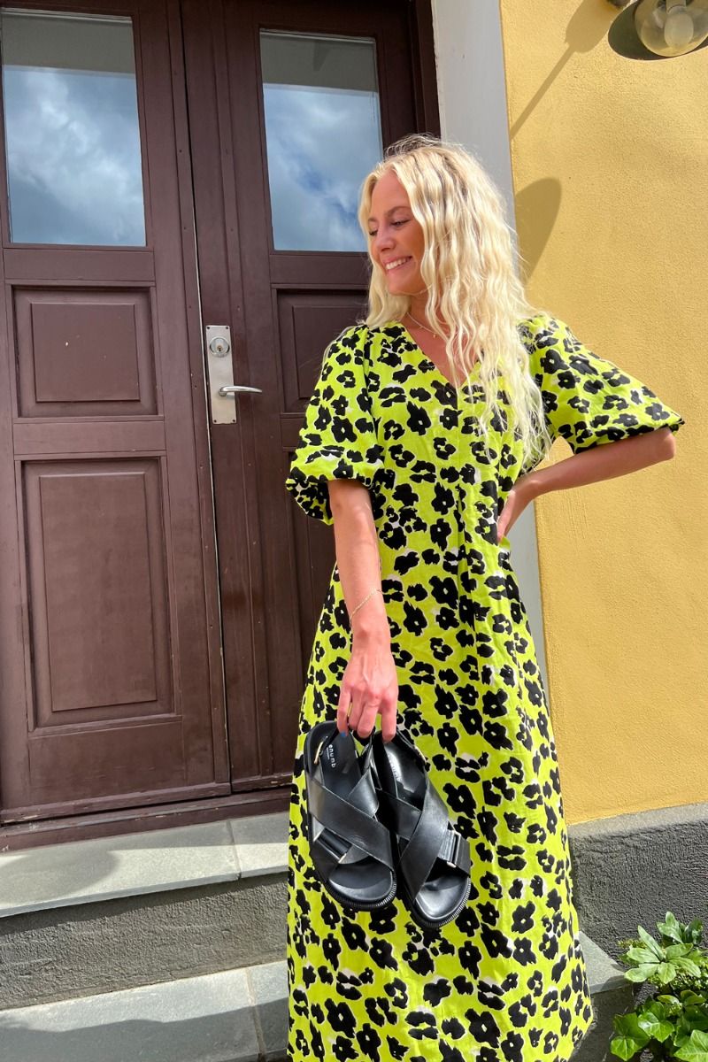 Y.A.S - Kjole - YAS Leolove 2/4 Midi Dress - Tender Shoots/Leolove