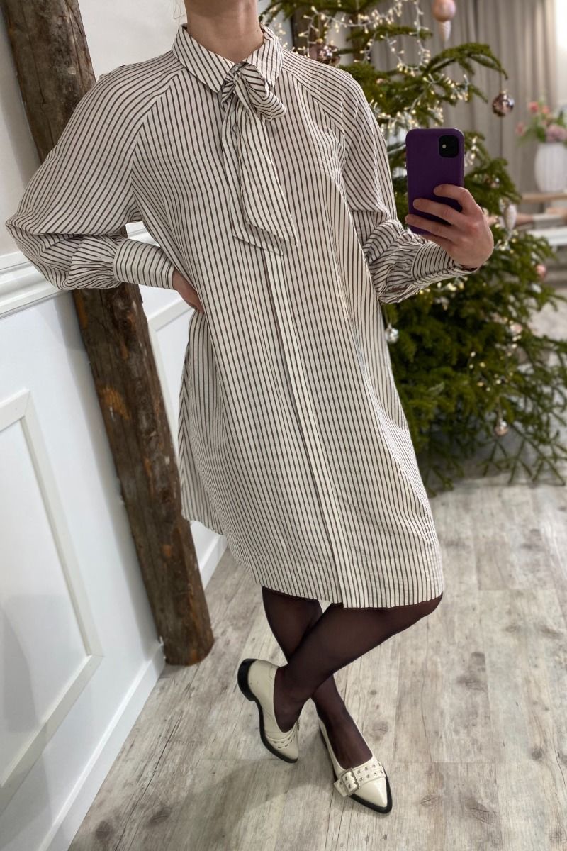 Y.A.S - Kjole - Pil LS Bow Shirt Dress - Star White